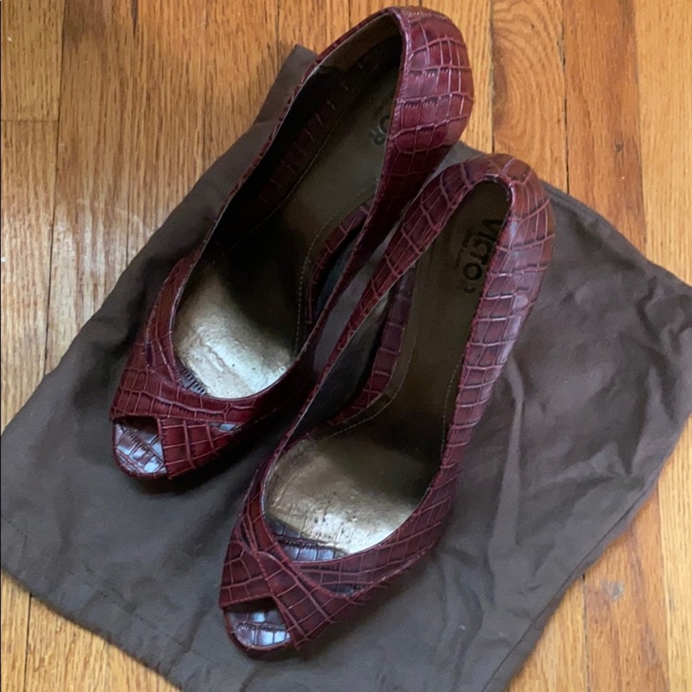 Victor Alfaro peep toe heels